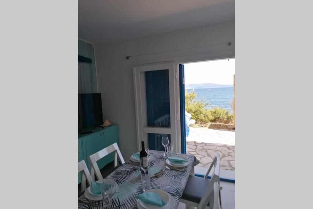 Apartment By The Sea- Santa Marina Raša Exterior foto